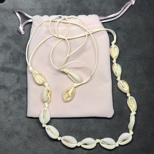 White shell necklace
